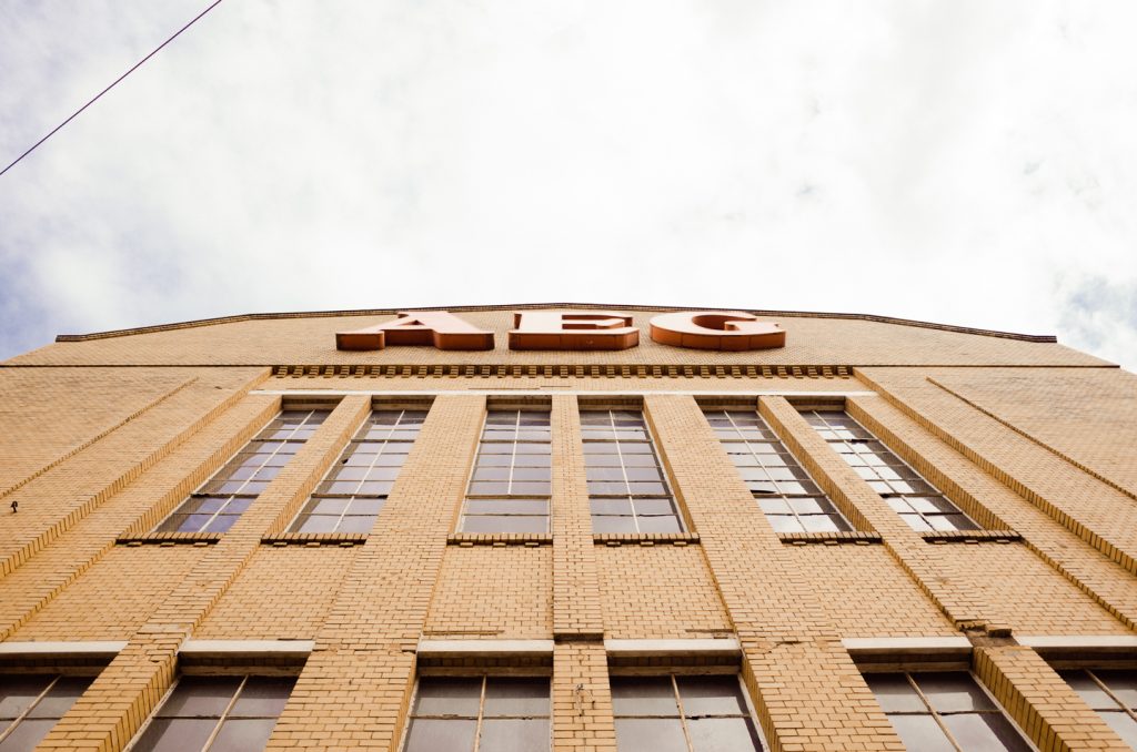 Tag 18 - Kabel- und Transformatorenwerk Oberspree - Mal wieder etwas historisches aus dem Kiez. #brillski365 #tag18 #AEG #industiral #industrie #old #berlin #city #berlincity #kiez #photography #reportage #lichtsistallespresets #igers #dirkbrillski #photooftheday #365project #diewocheaufinstagram
