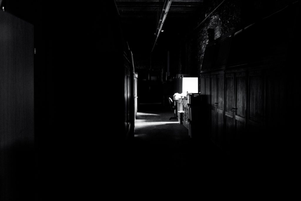 Tag 102 - Licht // Vor einigen Monaten gab es zusammen mit @lichtistalles die Idee @lightroamers ins Leben zu rufen. Der Account der von Euren Bildern leben soll und der andere Fotografen featured. Ab heute geht es richtig los. Wir suchen auch noch Team Member. Bewirb Dich gerne mit einer PN. Wie werden wir auf Dich aufmerksam? Markiert @lichtistalles, @dirkbrillski oder @lightroamers bzw. tagged die Bilder entweder mit #lichtistalles oder #lightroamers. Unabhängig davon, sollten wir Bilder sehen die unbedingt gezeigt werden müssen, machen wir das. Wir (@lichtistalles und ich ) freuen uns auf Dich! 