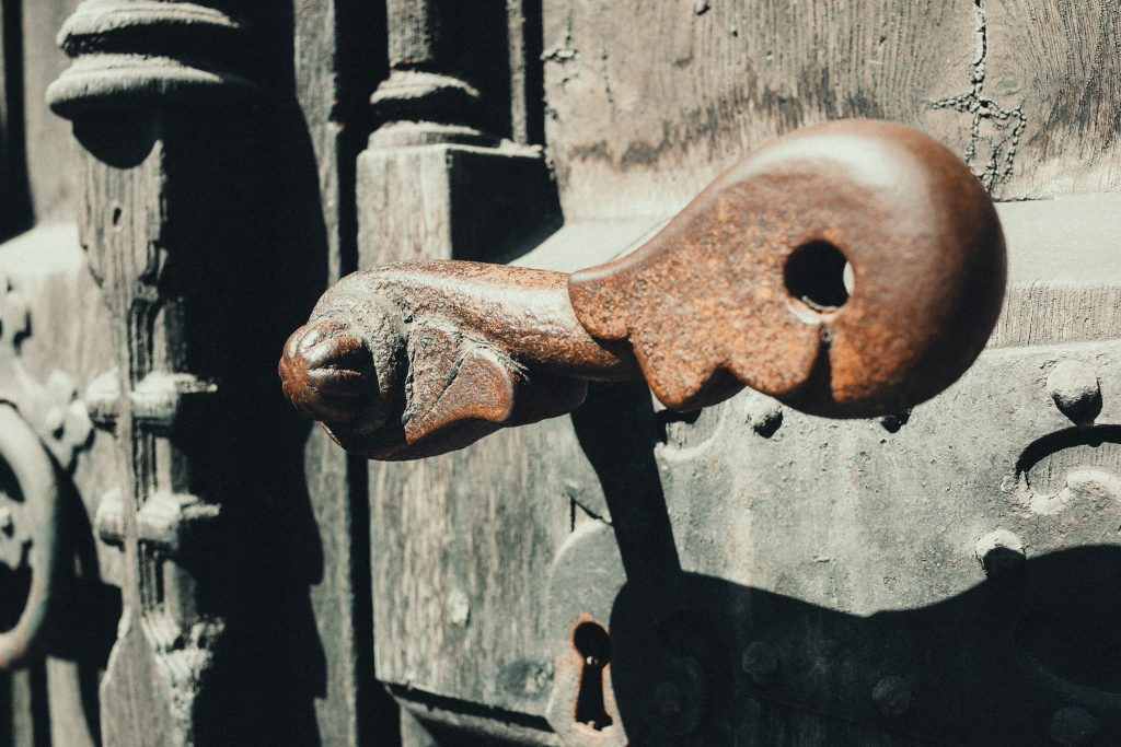 Tag 109 - Schloß // "Man muss den Schlüssel finden, der alle Himmelstore, alle Gärten der Verzückung, öffnet. Und dieser Schlüssel ist deine Intuition." - Jiddu Krishnamurti (1895 – 1986) indischer Philosoph, Autor, Theosoph und spiritueller Lehrer