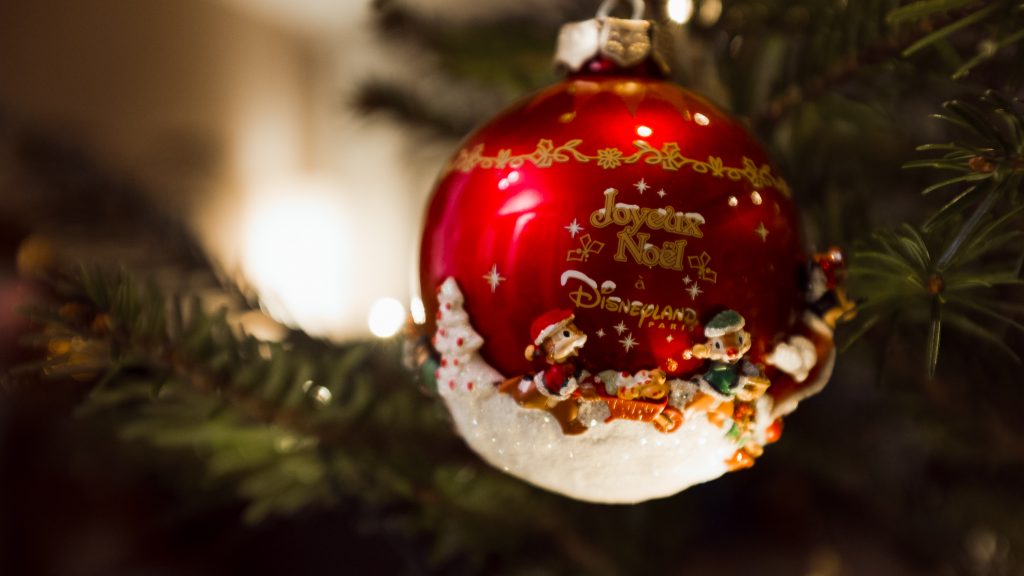 Tag 133 - Advent III // "Besinnung und Geschenke müssen sich nicht widersprechen. Mit Achtsamkeit und Liebe ausgesucht, kann ein einfaches Geschenk sehr viel Freude machen." - Monika Minder