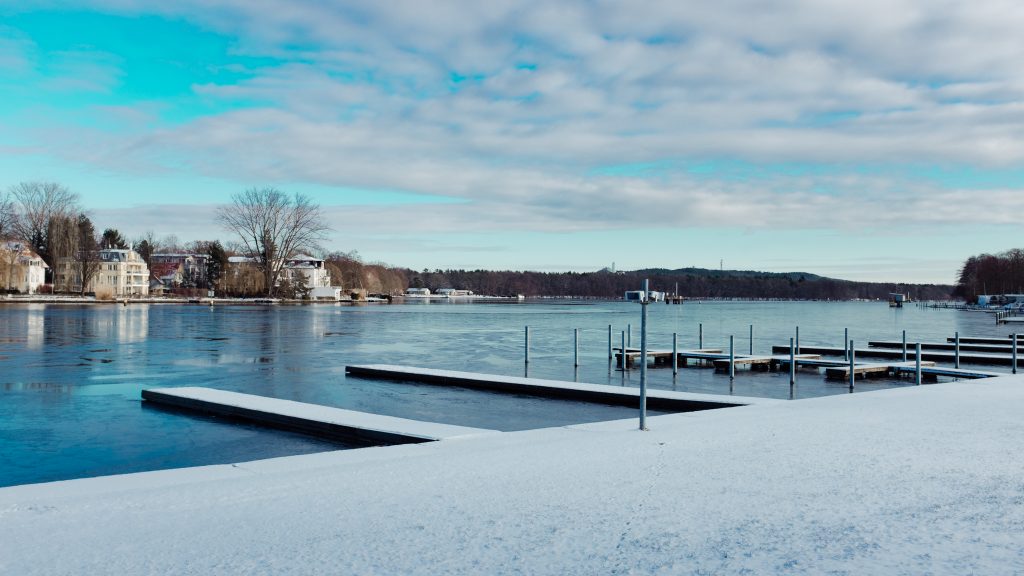 Tag 163 - Stille // „Die Stille und Ruhe gönnen dem inneren Sein eine tiefe Macht und freieres Walten, und es ist immer besser, wenn das Innere nach außen, als wenn umgekehrt das Äußere nach innen strömt.“ - Wilhelm von Humboldt