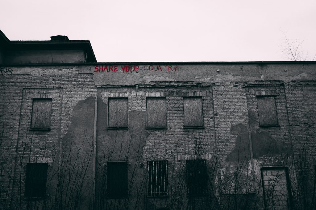 Tag 197 - Statement // "Reicher Mann und armer Mann standen da und sahn sich an. Und der Arme sagte bleich: Wär ich nicht arm, wärst du nicht reich." - Bertolt Brechtl